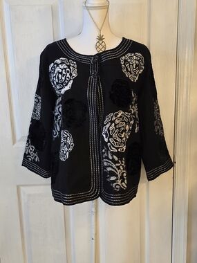 Choices Medium Black Jacket Silver Gray Embroidered Floral Accents Zebra Artsy